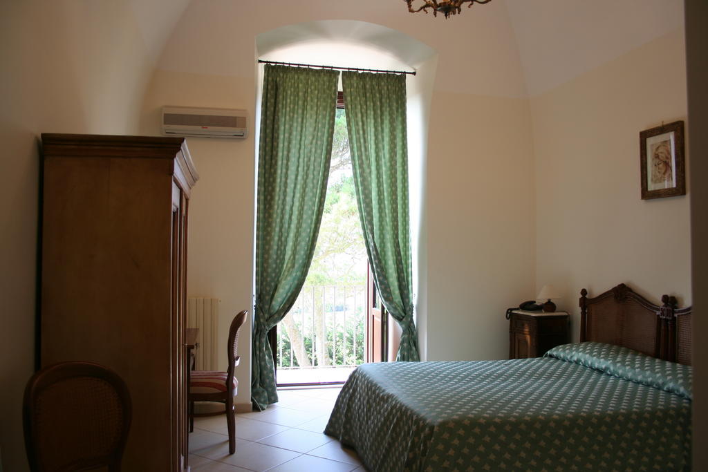 Agriturismo Antico Leccio Hotel Gioia Del Colle Habitación foto